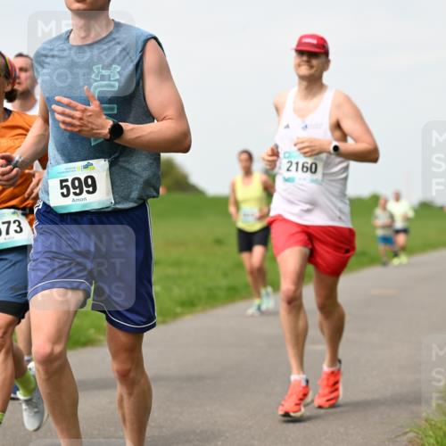 10.05.2026 - 8. Wedeler Halbmarathon Dr. Thomas Lammeyer http://msf.ph/oto/9697106 10.05.2026 11:28:01 Laufen 573, 599, 2160 meine-sportfotos.de