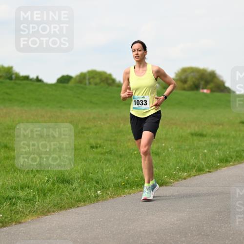 10.05.2026 - 8. Wedeler Halbmarathon Dr. Thomas Lammeyer http://msf.ph/oto/9697117 10.05.2026 11:28:03 Laufen 1033 meine-sportfotos.de