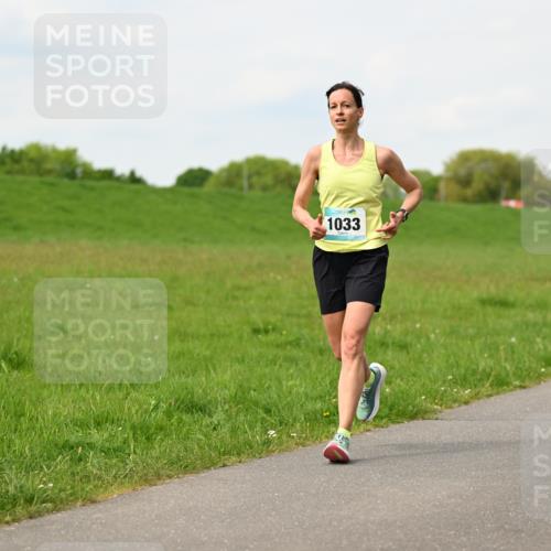 10.05.2026 - 8. Wedeler Halbmarathon Dr. Thomas Lammeyer http://msf.ph/oto/9697118 10.05.2026 11:28:03 Laufen 1033 meine-sportfotos.de