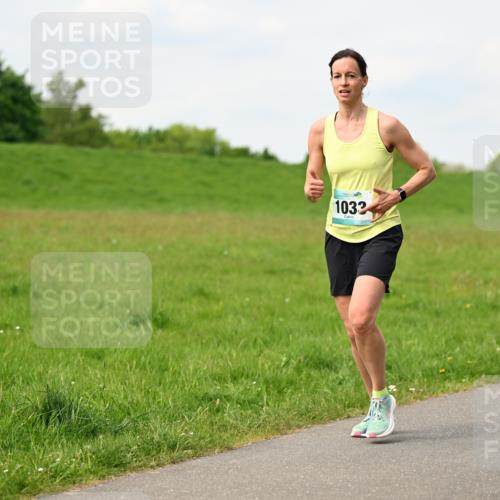 10.05.2026 - 8. Wedeler Halbmarathon Dr. Thomas Lammeyer http://msf.ph/oto/9697122 10.05.2026 11:28:04 Laufen 1032 meine-sportfotos.de