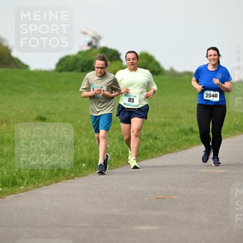 10.05.2026 - 8. Wedeler Halbmarathon Dr. Thomas Lammeyer http://msf.ph/oto/9697126 10.05.2026 11:28:06 Laufen 2040 meine-sportfotos.de