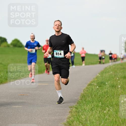 10.05.2026 - 8. Wedeler Halbmarathon Dr. Thomas Lammeyer http://msf.ph/oto/9697142 10.05.2026 11:28:10 Laufen 2040, 814 meine-sportfotos.de