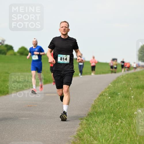 10.05.2026 - 8. Wedeler Halbmarathon Dr. Thomas Lammeyer http://msf.ph/oto/9697144 10.05.2026 11:28:10 Laufen 2040, 814 meine-sportfotos.de
