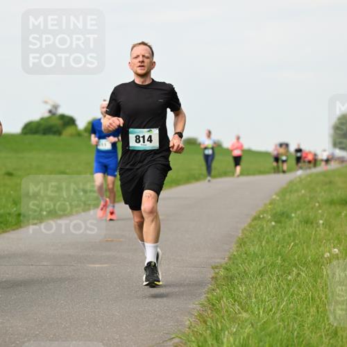 10.05.2026 - 8. Wedeler Halbmarathon Dr. Thomas Lammeyer http://msf.ph/oto/9697148 10.05.2026 11:28:11 Laufen 2040, 814 meine-sportfotos.de