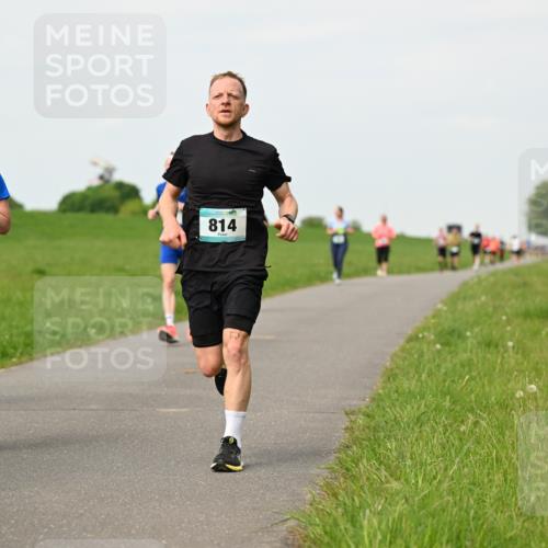 10.05.2026 - 8. Wedeler Halbmarathon Dr. Thomas Lammeyer http://msf.ph/oto/9697149 10.05.2026 11:28:11 Laufen 814, 2040 meine-sportfotos.de