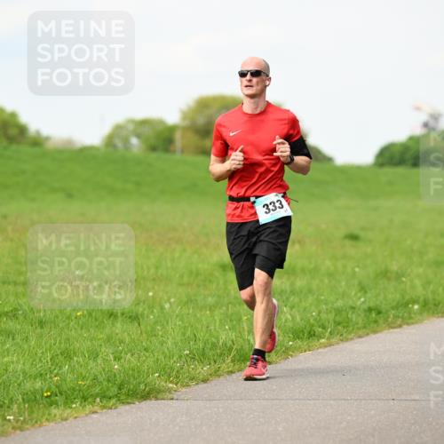 10.05.2026 - 8. Wedeler Halbmarathon Dr. Thomas Lammeyer http://msf.ph/oto/9697170 10.05.2026 11:28:15 Laufen 333 meine-sportfotos.de
