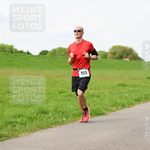 10.05.2026 - 8. Wedeler Halbmarathon Dr. Thomas Lammeyer http://msf.ph/oto/9697178 10.05.2026 11:28:17 Laufen 333 meine-sportfotos.de