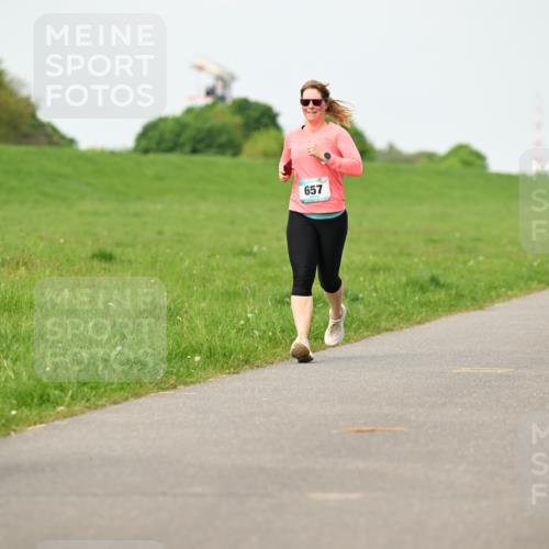 10.05.2026 - 8. Wedeler Halbmarathon Dr. Thomas Lammeyer http://msf.ph/oto/9697205 10.05.2026 11:28:23 Laufen 225, 657, 779 meine-sportfotos.de