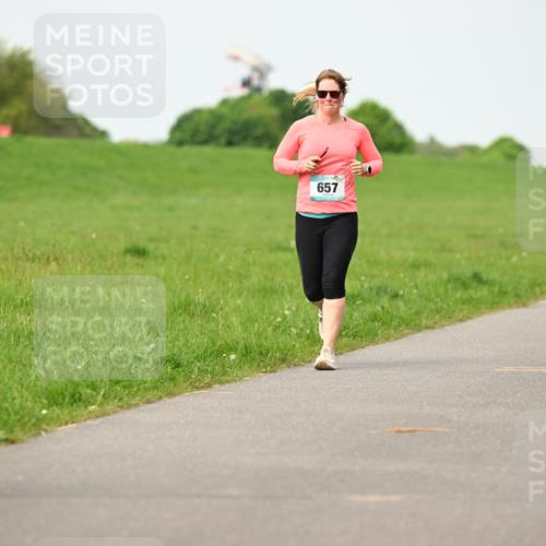 10.05.2026 - 8. Wedeler Halbmarathon Dr. Thomas Lammeyer http://msf.ph/oto/9697207 10.05.2026 11:28:23 Laufen 657 meine-sportfotos.de