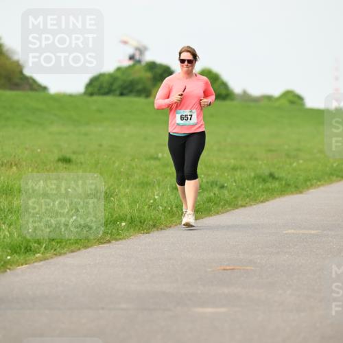 10.05.2026 - 8. Wedeler Halbmarathon Dr. Thomas Lammeyer http://msf.ph/oto/9697208 10.05.2026 11:28:23 Laufen 657 meine-sportfotos.de