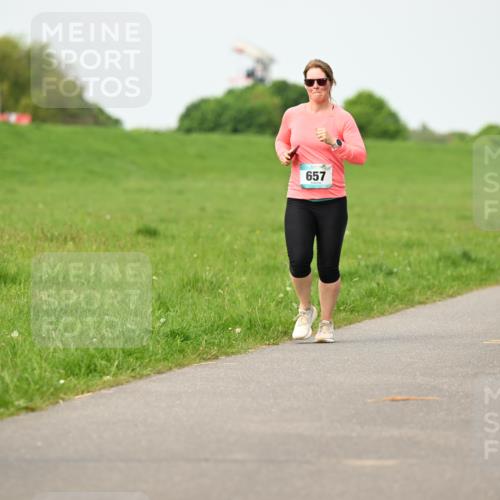 10.05.2026 - 8. Wedeler Halbmarathon Dr. Thomas Lammeyer http://msf.ph/oto/9697209 10.05.2026 11:28:23 Laufen 657 meine-sportfotos.de