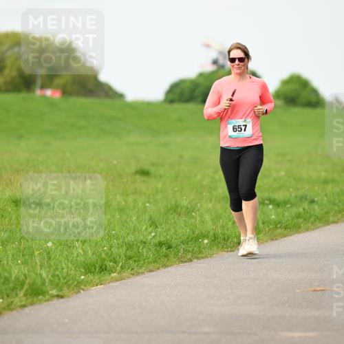 10.05.2026 - 8. Wedeler Halbmarathon Dr. Thomas Lammeyer http://msf.ph/oto/9697212 10.05.2026 11:28:24 Laufen 657 meine-sportfotos.de