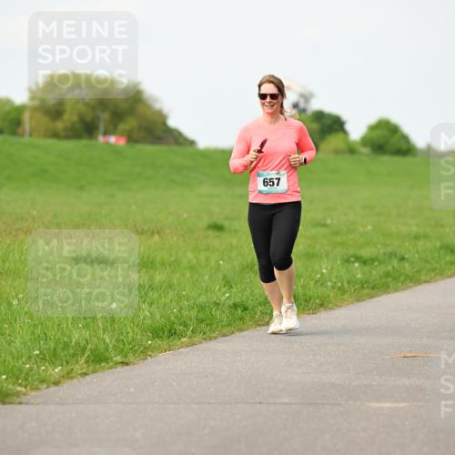10.05.2026 - 8. Wedeler Halbmarathon Dr. Thomas Lammeyer http://msf.ph/oto/9697217 10.05.2026 11:28:24 Laufen 657 meine-sportfotos.de