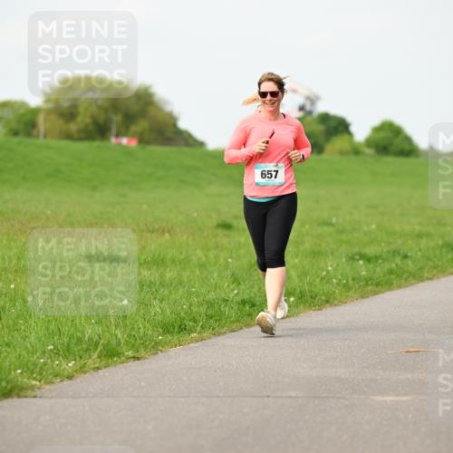 10.05.2026 - 8. Wedeler Halbmarathon Dr. Thomas Lammeyer http://msf.ph/oto/9697218 10.05.2026 11:28:25 Laufen 657 meine-sportfotos.de