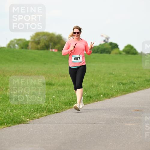 10.05.2026 - 8. Wedeler Halbmarathon Dr. Thomas Lammeyer http://msf.ph/oto/9697223 10.05.2026 11:28:25 Laufen 657 meine-sportfotos.de