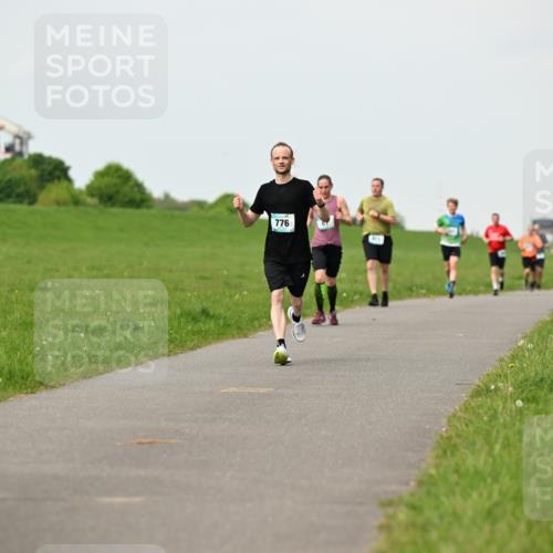 10.05.2026 - 8. Wedeler Halbmarathon Dr. Thomas Lammeyer http://msf.ph/oto/9697225 10.05.2026 11:28:27 Laufen 776 meine-sportfotos.de
