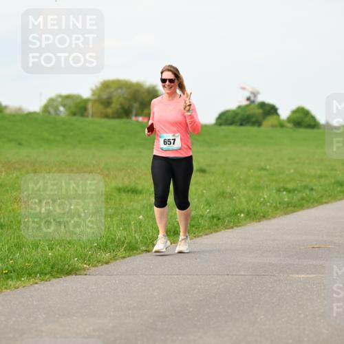 10.05.2026 - 8. Wedeler Halbmarathon Dr. Thomas Lammeyer http://msf.ph/oto/9697226 10.05.2026 11:28:26 Laufen 657, 779 meine-sportfotos.de