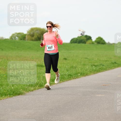 10.05.2026 - 8. Wedeler Halbmarathon Dr. Thomas Lammeyer http://msf.ph/oto/9697228 10.05.2026 11:28:26 Laufen 657 meine-sportfotos.de