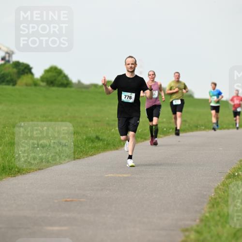 10.05.2026 - 8. Wedeler Halbmarathon Dr. Thomas Lammeyer http://msf.ph/oto/9697230 10.05.2026 11:28:27 Laufen 776 meine-sportfotos.de