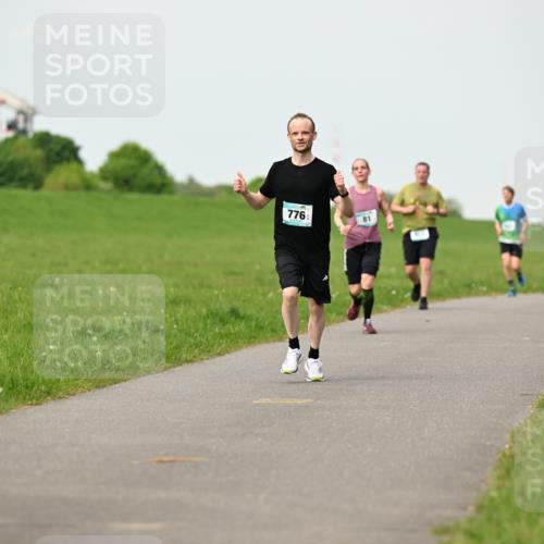 10.05.2026 - 8. Wedeler Halbmarathon Dr. Thomas Lammeyer http://msf.ph/oto/9697231 10.05.2026 11:28:27 Laufen 776 meine-sportfotos.de
