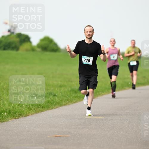 10.05.2026 - 8. Wedeler Halbmarathon Dr. Thomas Lammeyer http://msf.ph/oto/9697235 10.05.2026 11:28:28 Laufen 776 meine-sportfotos.de