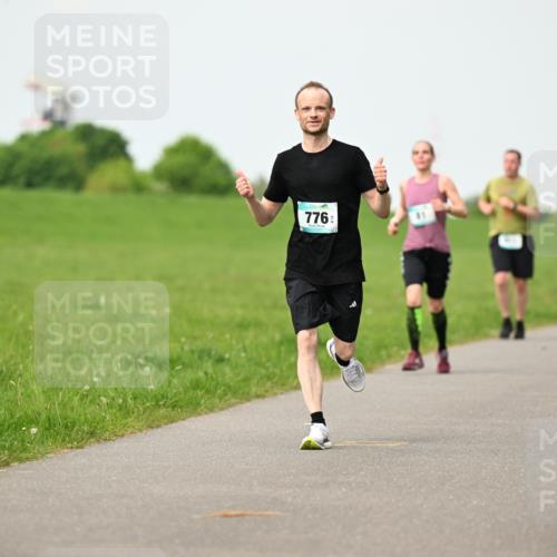 10.05.2026 - 8. Wedeler Halbmarathon Dr. Thomas Lammeyer http://msf.ph/oto/9697237 10.05.2026 11:28:28 Laufen 776 meine-sportfotos.de