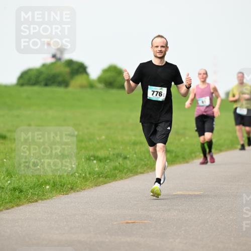10.05.2026 - 8. Wedeler Halbmarathon Dr. Thomas Lammeyer http://msf.ph/oto/9697239 10.05.2026 11:28:28 Laufen 776 meine-sportfotos.de