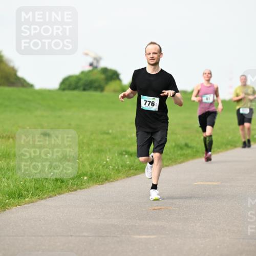 10.05.2026 - 8. Wedeler Halbmarathon Dr. Thomas Lammeyer http://msf.ph/oto/9697245 10.05.2026 11:28:29 Laufen 776 meine-sportfotos.de