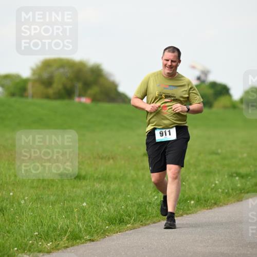 10.05.2026 - 8. Wedeler Halbmarathon Dr. Thomas Lammeyer http://msf.ph/oto/9697293 10.05.2026 11:28:37 Laufen 2025, 911, 922 meine-sportfotos.de