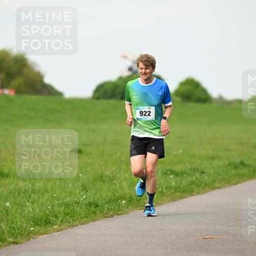 10.05.2026 - 8. Wedeler Halbmarathon Dr. Thomas Lammeyer http://msf.ph/oto/9697304 10.05.2026 11:28:40 Laufen 922 meine-sportfotos.de