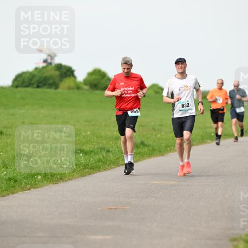 10.05.2026 - 8. Wedeler Halbmarathon Dr. Thomas Lammeyer http://msf.ph/oto/9697316 10.05.2026 11:28:42 Laufen 869, 632 meine-sportfotos.de