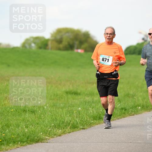 10.05.2026 - 8. Wedeler Halbmarathon Dr. Thomas Lammeyer http://msf.ph/oto/9697370 10.05.2026 11:28:52 Laufen 871 meine-sportfotos.de