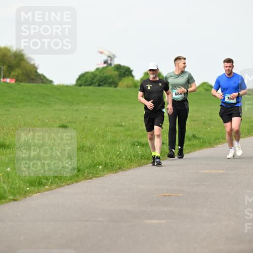 10.05.2026 - 8. Wedeler Halbmarathon Dr. Thomas Lammeyer http://msf.ph/oto/9697413 10.05.2026 11:29:08 Laufen 680 meine-sportfotos.de