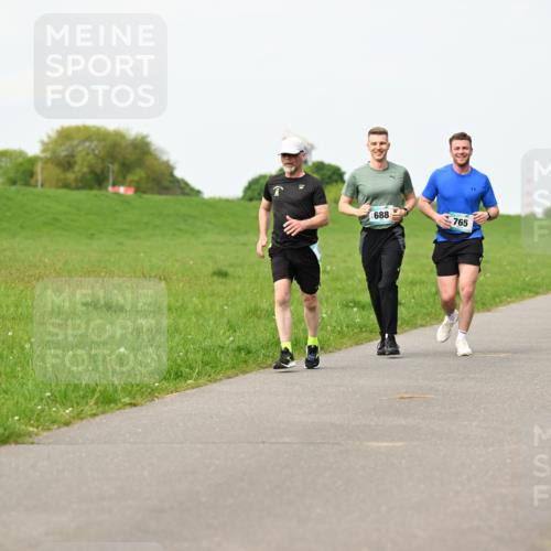 10.05.2026 - 8. Wedeler Halbmarathon Dr. Thomas Lammeyer http://msf.ph/oto/9697423 10.05.2026 11:29:09 Laufen  meine-sportfotos.de