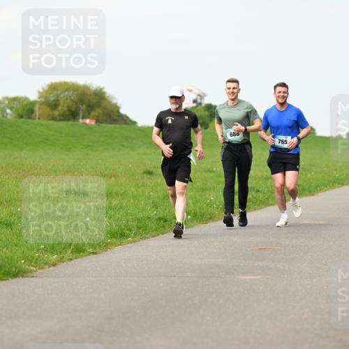 10.05.2026 - 8. Wedeler Halbmarathon Dr. Thomas Lammeyer http://msf.ph/oto/9697426 10.05.2026 11:29:10 Laufen  meine-sportfotos.de
