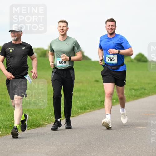 10.05.2026 - 8. Wedeler Halbmarathon Dr. Thomas Lammeyer http://msf.ph/oto/9697441 10.05.2026 11:29:13 Laufen 765, 688 meine-sportfotos.de