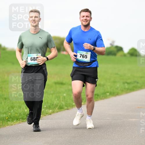 10.05.2026 - 8. Wedeler Halbmarathon Dr. Thomas Lammeyer http://msf.ph/oto/9697444 10.05.2026 11:29:13 Laufen 765, 682 meine-sportfotos.de