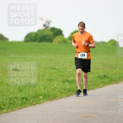 10.05.2026 - 8. Wedeler Halbmarathon Dr. Thomas Lammeyer http://msf.ph/oto/9697449 10.05.2026 11:29:17 Laufen 124 meine-sportfotos.de