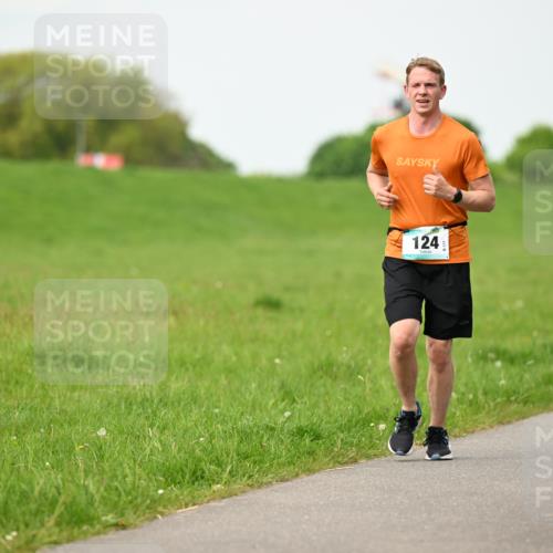 10.05.2026 - 8. Wedeler Halbmarathon Dr. Thomas Lammeyer http://msf.ph/oto/9697459 10.05.2026 11:29:19 Laufen 124 meine-sportfotos.de