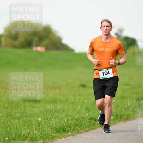 10.05.2026 - 8. Wedeler Halbmarathon Dr. Thomas Lammeyer http://msf.ph/oto/9697464 10.05.2026 11:29:19 Laufen 124 meine-sportfotos.de