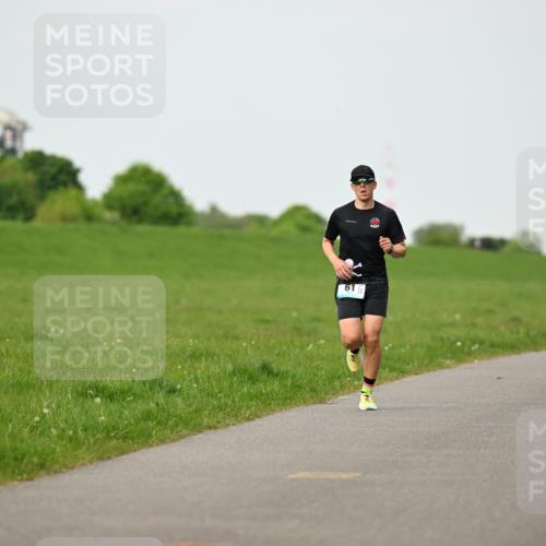 10.05.2026 - 8. Wedeler Halbmarathon Dr. Thomas Lammeyer http://msf.ph/oto/9697470 10.05.2026 11:29:21 Laufen 2041 meine-sportfotos.de