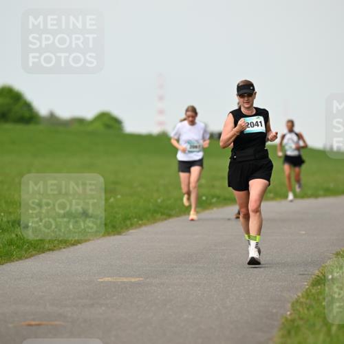 10.05.2026 - 8. Wedeler Halbmarathon Dr. Thomas Lammeyer http://msf.ph/oto/9697486 10.05.2026 11:29:27 Laufen 2041 meine-sportfotos.de