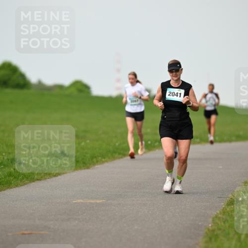 10.05.2026 - 8. Wedeler Halbmarathon Dr. Thomas Lammeyer http://msf.ph/oto/9697489 10.05.2026 11:29:27 Laufen 2041 meine-sportfotos.de