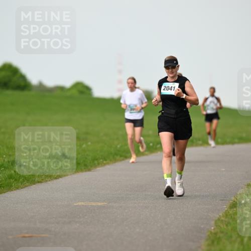 10.05.2026 - 8. Wedeler Halbmarathon Dr. Thomas Lammeyer http://msf.ph/oto/9697490 10.05.2026 11:29:27 Laufen 2041 meine-sportfotos.de