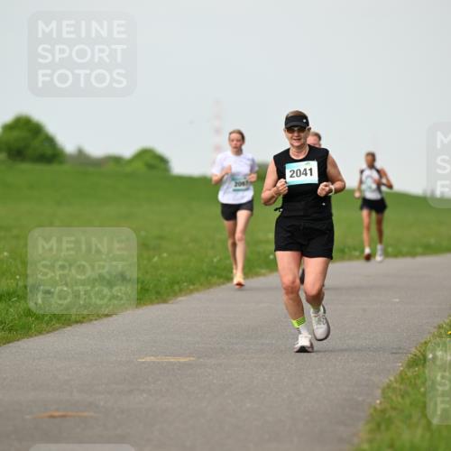 10.05.2026 - 8. Wedeler Halbmarathon Dr. Thomas Lammeyer http://msf.ph/oto/9697491 10.05.2026 11:29:27 Laufen 2041, 2097 meine-sportfotos.de