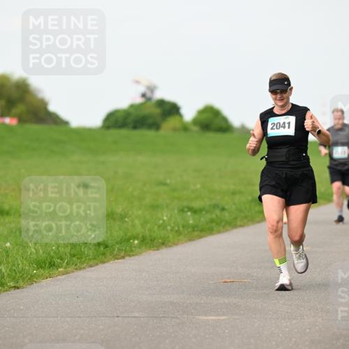 10.05.2026 - 8. Wedeler Halbmarathon Dr. Thomas Lammeyer http://msf.ph/oto/9697511 10.05.2026 11:29:30 Laufen 2041 meine-sportfotos.de