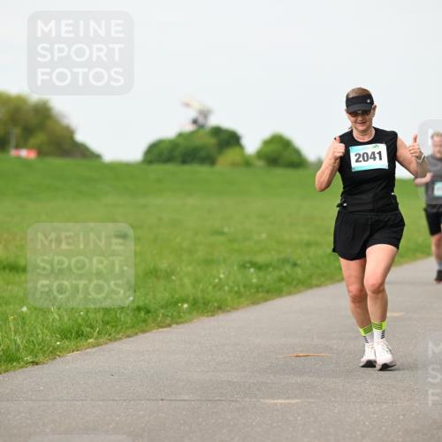 10.05.2026 - 8. Wedeler Halbmarathon Dr. Thomas Lammeyer http://msf.ph/oto/9697512 10.05.2026 11:29:30 Laufen 2041 meine-sportfotos.de