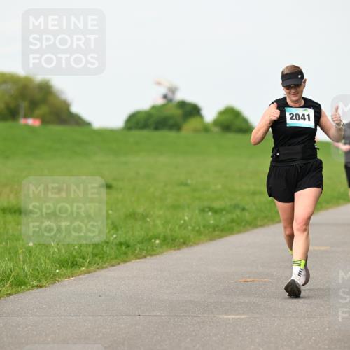 10.05.2026 - 8. Wedeler Halbmarathon Dr. Thomas Lammeyer http://msf.ph/oto/9697513 10.05.2026 11:29:30 Laufen 2041 meine-sportfotos.de