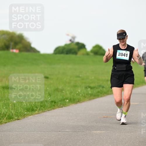10.05.2026 - 8. Wedeler Halbmarathon Dr. Thomas Lammeyer http://msf.ph/oto/9697514 10.05.2026 11:29:31 Laufen 2041 meine-sportfotos.de