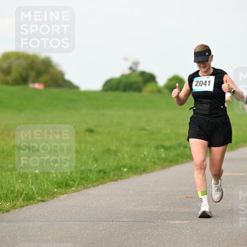 10.05.2026 - 8. Wedeler Halbmarathon Dr. Thomas Lammeyer http://msf.ph/oto/9697516 10.05.2026 11:29:31 Laufen 2041 meine-sportfotos.de
